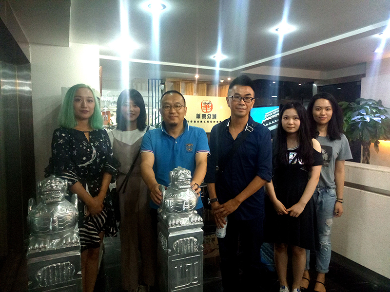 2-1FPQZ525V8.jpg 2-1FPQZ525V8.jpg