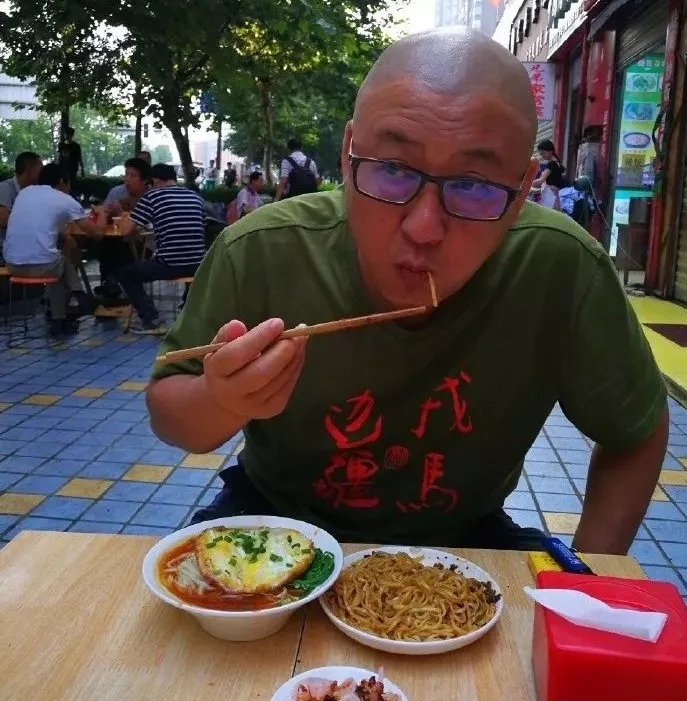 樊总路边小吃.webp.jpg